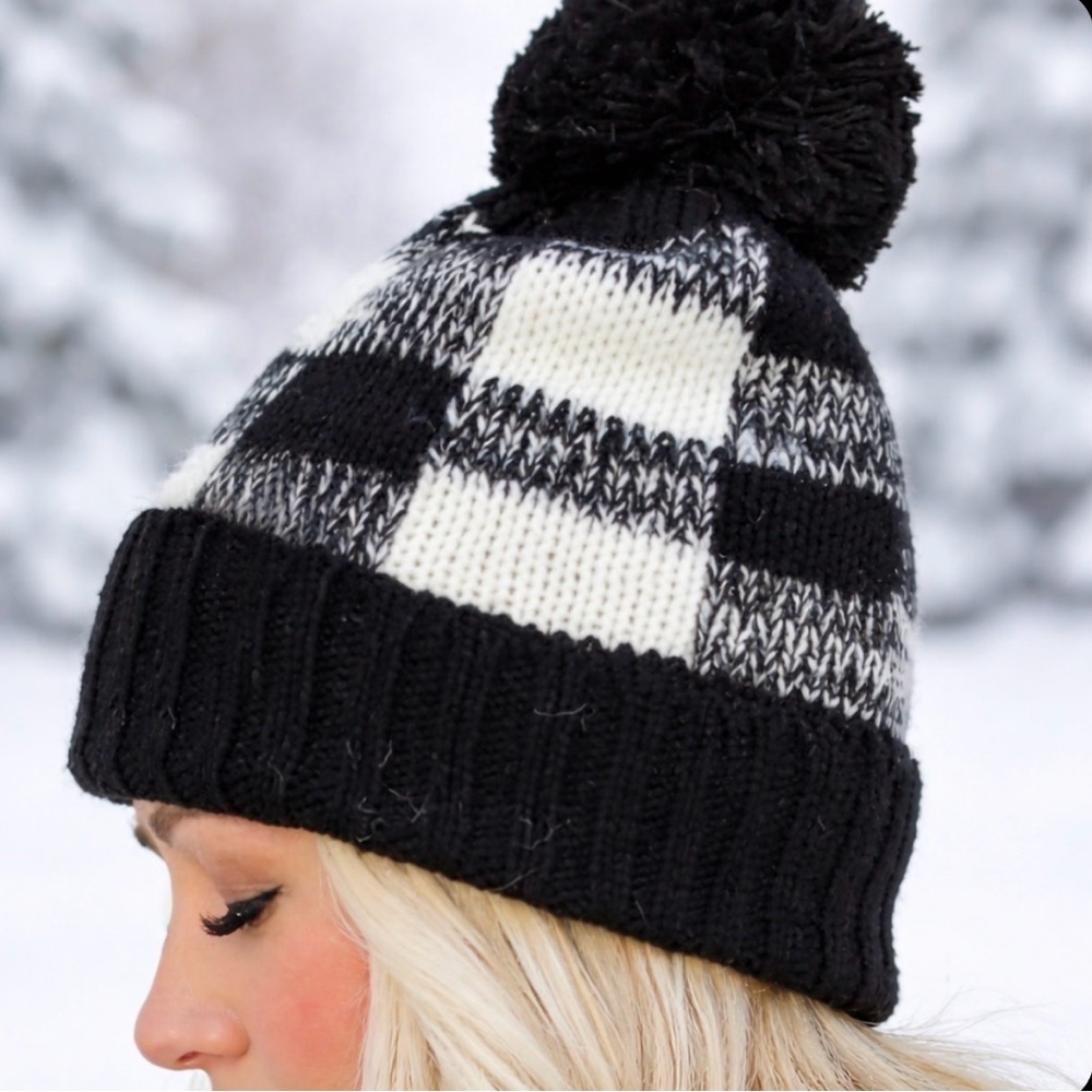 TRENDY Black & White Buffalo Check Pom Winter Hat Beanie - Picture 1 of 4